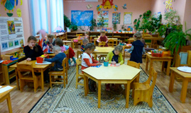 фото занятий школы Монтессори интересно мы живем - фото